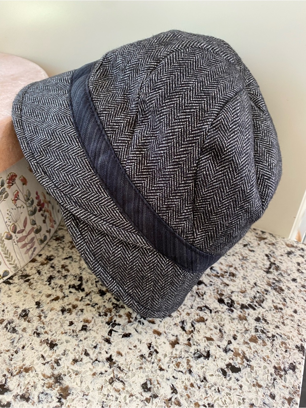 GOORIN BROS Cloche Hat Black White Herringbone Size Small‎